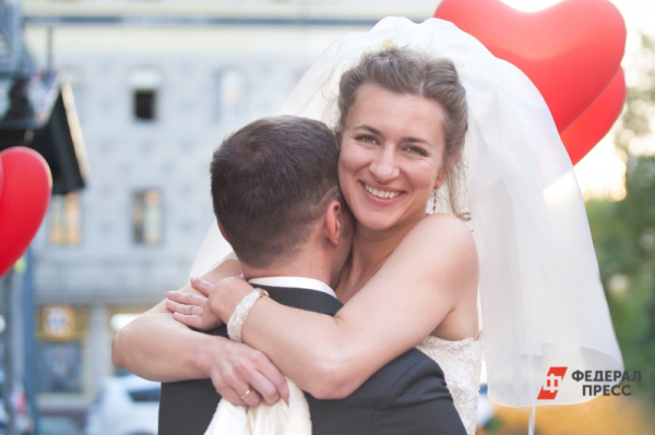 Студенты РГУ им. Есенина зарегистрировали брак прямо в университете