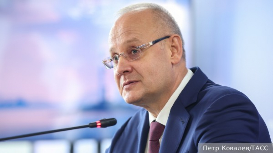Вулкан Ключевской на Камчатке выбросил столб пепла