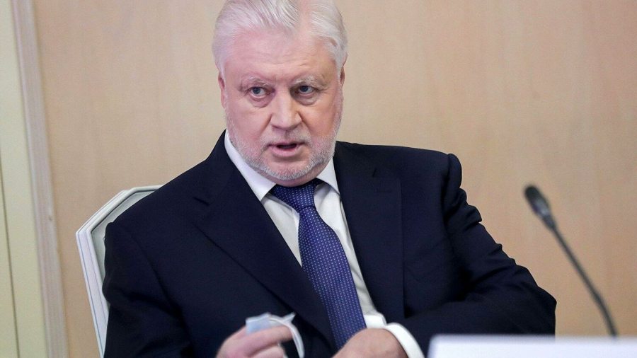 Миронов предложил закрепить зарплату учителей на уровне 200% от средней по региону