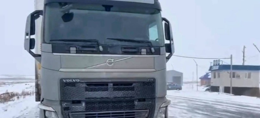 Пьяный водитель сел за руль грузовика в области Абай