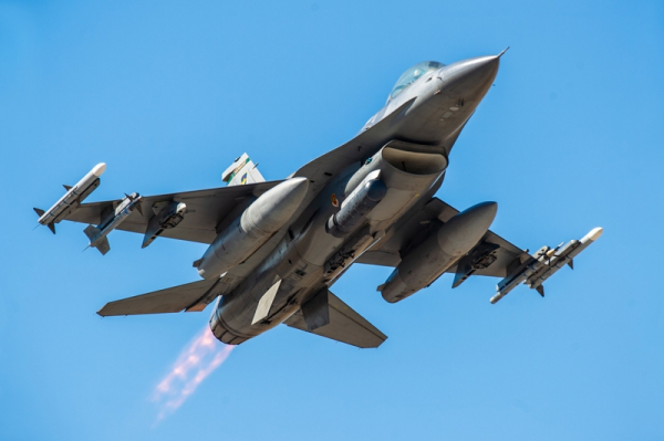 Неловкая ситуация: в Китае высмеяли американские истребители F-35, которые США выпускают без радаров