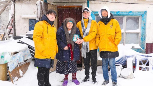 &quot;10 добрых дел&quot;: в Астане волонтеры оказали помощь пожилым людям