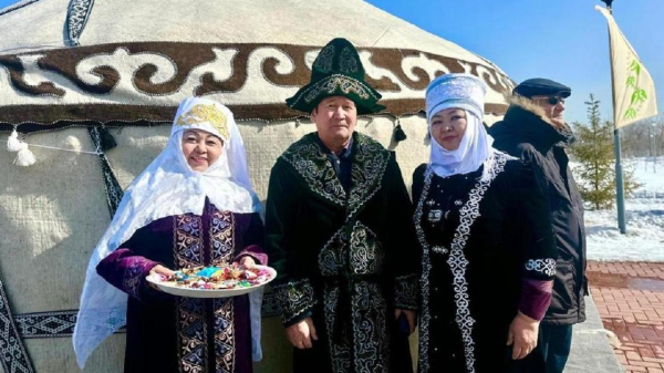 Массовые гуляния проходят в жилых массивах столицы в Наурыз мейрамы