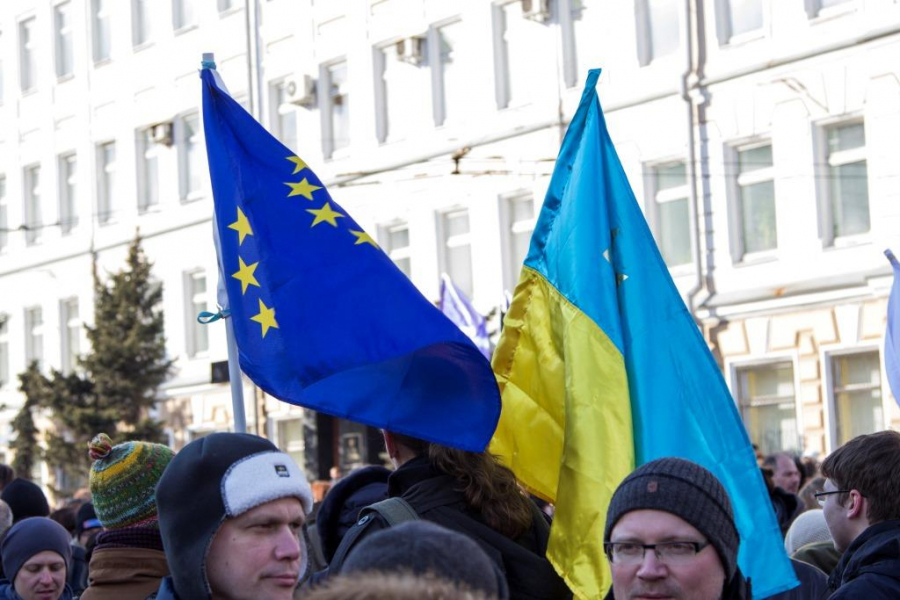 На Украине разворачивается сценарий цветной революции