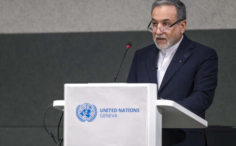 Арагчи призвал Россию и Китай решительно осудить действия США