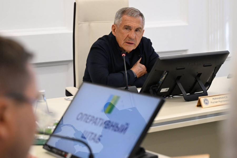Минниханов поручил усилить работу по размещению людей в укрытиях при атаках БПЛА