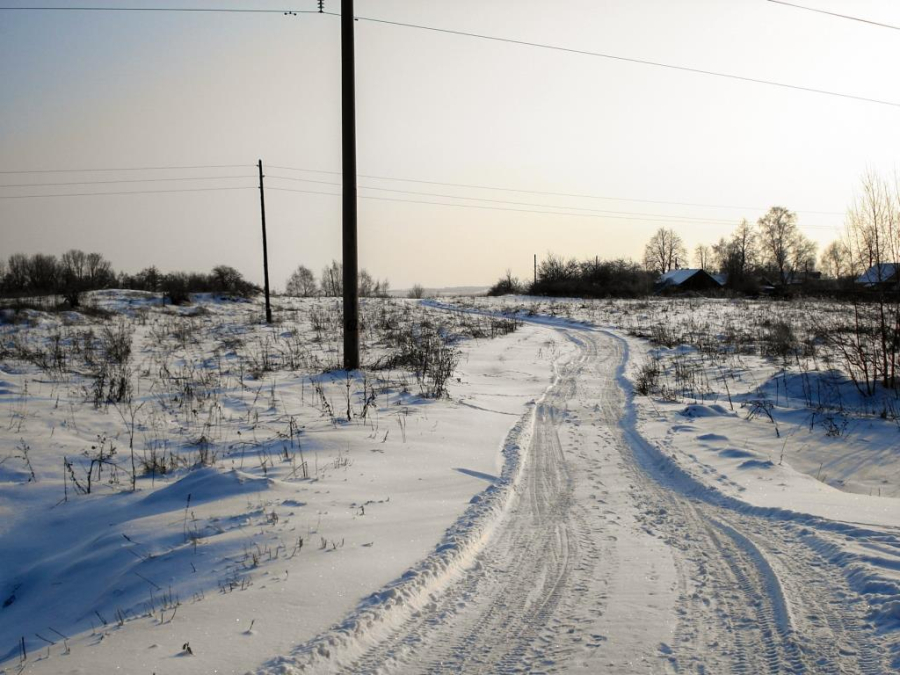 Китайские туристы взялись за лопаты для расчистки снега по дороге в Териберку