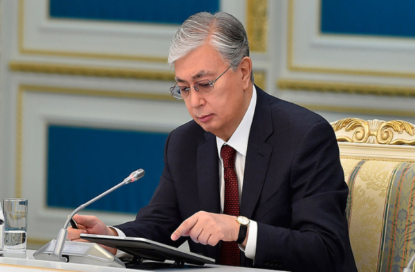 Токаев приветствовал договор о мире между Азербайджаном и Арменией