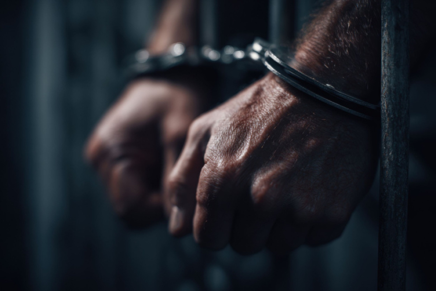 Подозреваемый в похищении девочки попытался скрыться