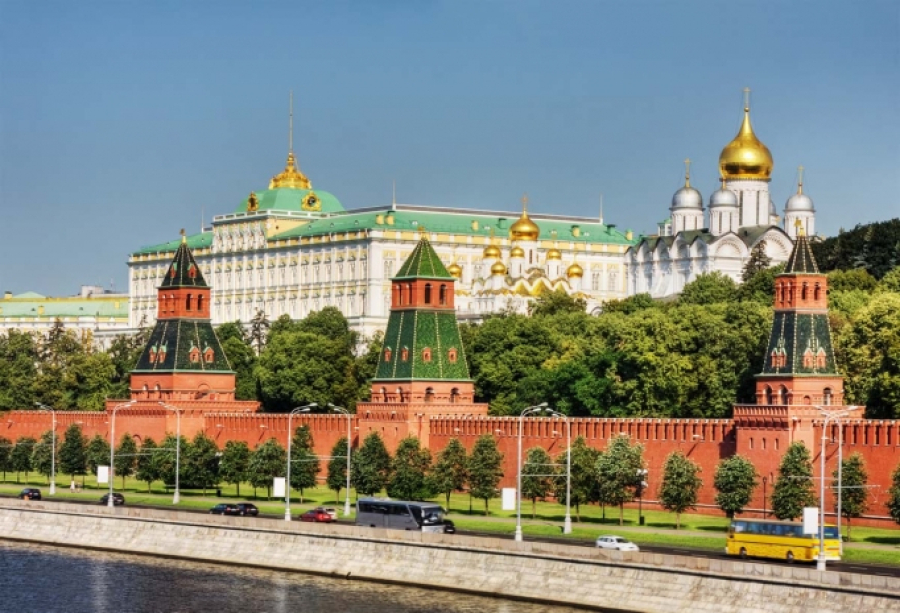 Европарламент начал расследование поездки депутатов на парад в Москву