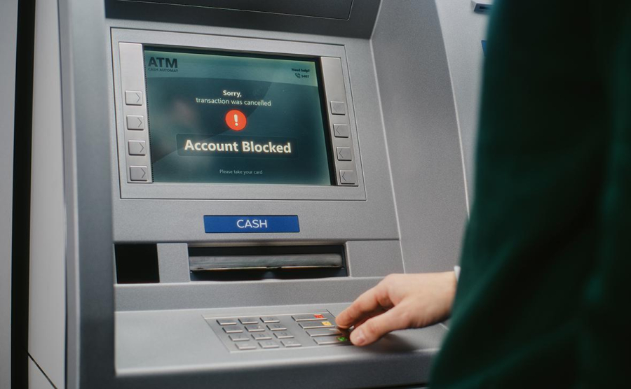 ЦБ рассказал, и-за чего россияне чаще всего жаловались на банки