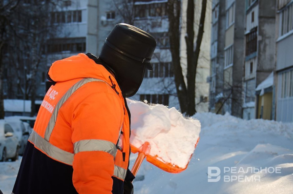 Мэр Казани указал на отсутствие дворников на улицах в вечернее время