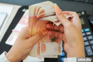 Некоторым россиянам повысят зарплату, а некоторым — пенсию: все изменения с 1 октября