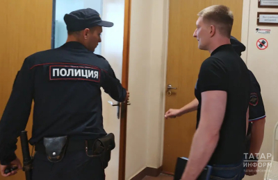 «Меня спровоцировали»: экс-помощнику прокурора запросили 12 лет за взятки