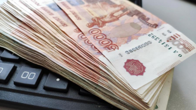 Почему средняя зарплата в 100 тысяч рублей — лишь красивая цифра для большинства россиян?