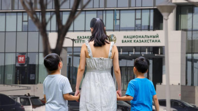 Нацбанк хочет взыскать 17 млн тенге с казахстанки в декрете