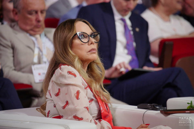 Орнелла Мути и Луселия Сантос приняли участие в форуме потребкооперации в Казани