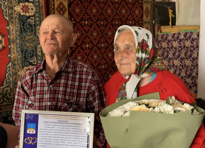 70 лет вместе: семья ветеранов тыла Лаишевского района отмечает благодатную свадьбу